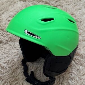 SMITH Aspect Green Youth Medium Ski Helmet + goggles. Great condition.